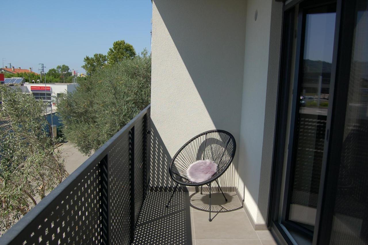 Rooms And Apartments Lisjak Koper Exterior foto